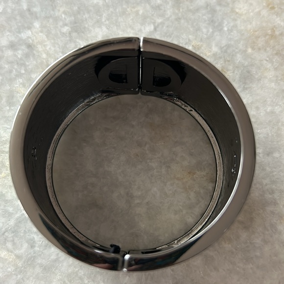 Lia Sophia - Picture 2 of 2